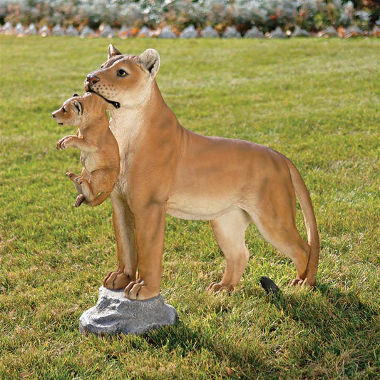 LIONESS WITH CUB STATUE NR