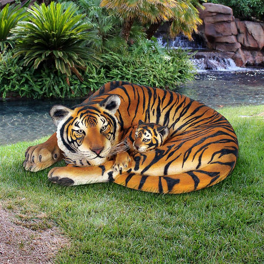 BENGAL TIGRESS WITH CUB STATUE FRT-NR