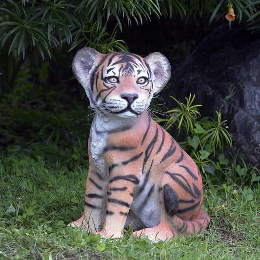 SITTING TIGER CUB NR
