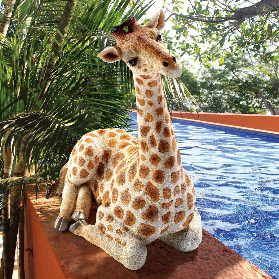 ZARI THE CURIOUS GIRAFFE STATUE